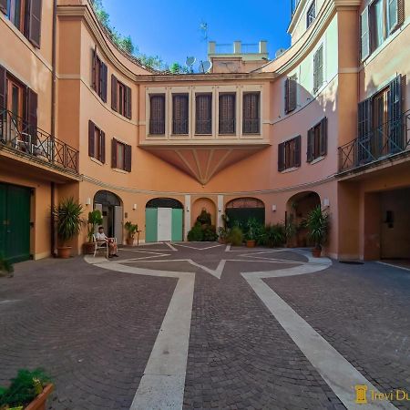 Trevi Ducal Palace 로마 외부 사진