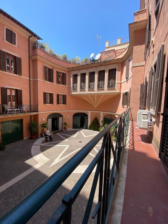 Trevi Ducal Palace 로마 외부 사진